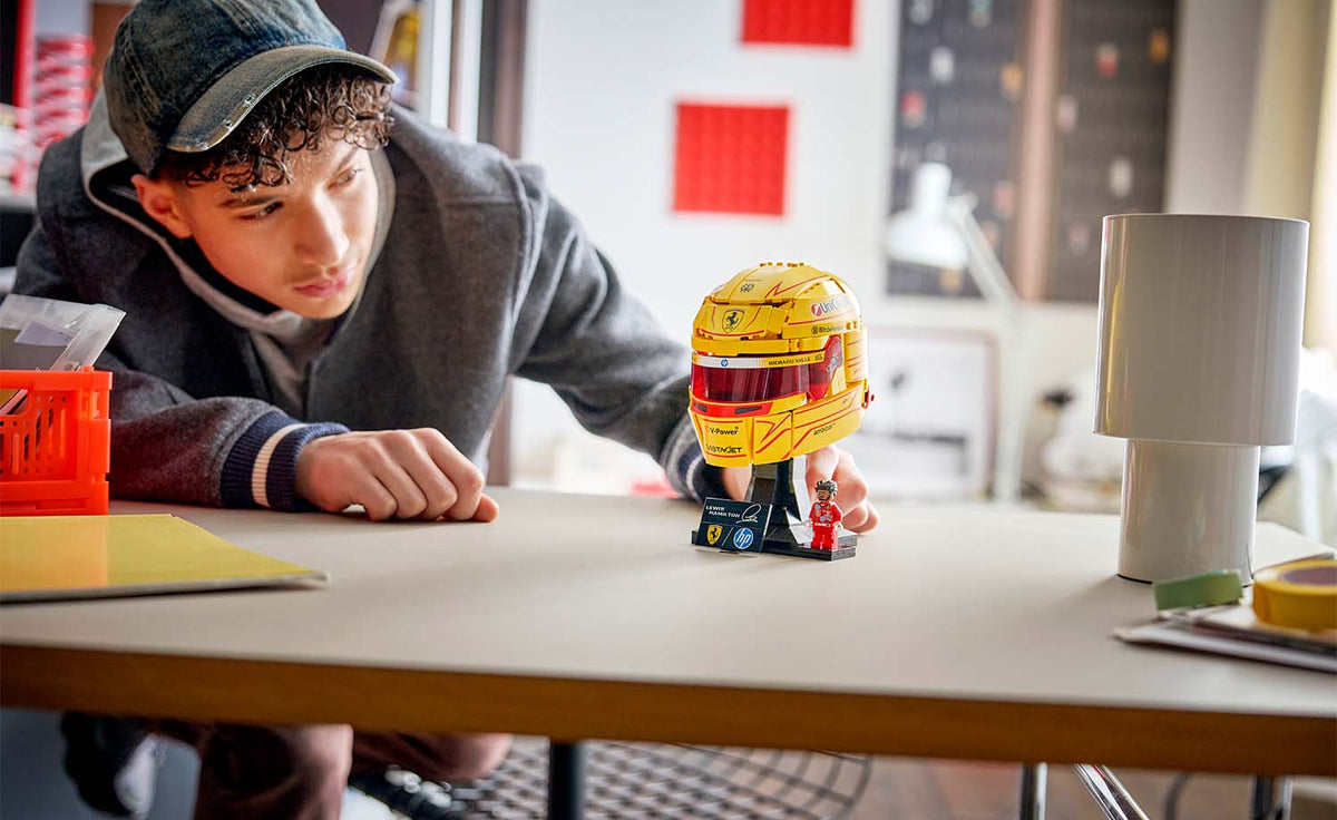 LEGO Editions Scuderia Ferrari HP Lewis Hamilton Helmet | 43022
