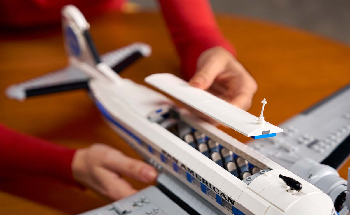 LEGO Icons Douglas DC-3 PAN AM Airliner | 11378